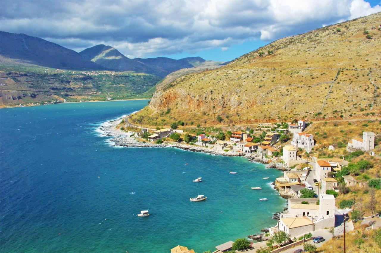 Guesthouse Toxotis Pírgos Dhiroú Bagian luar foto