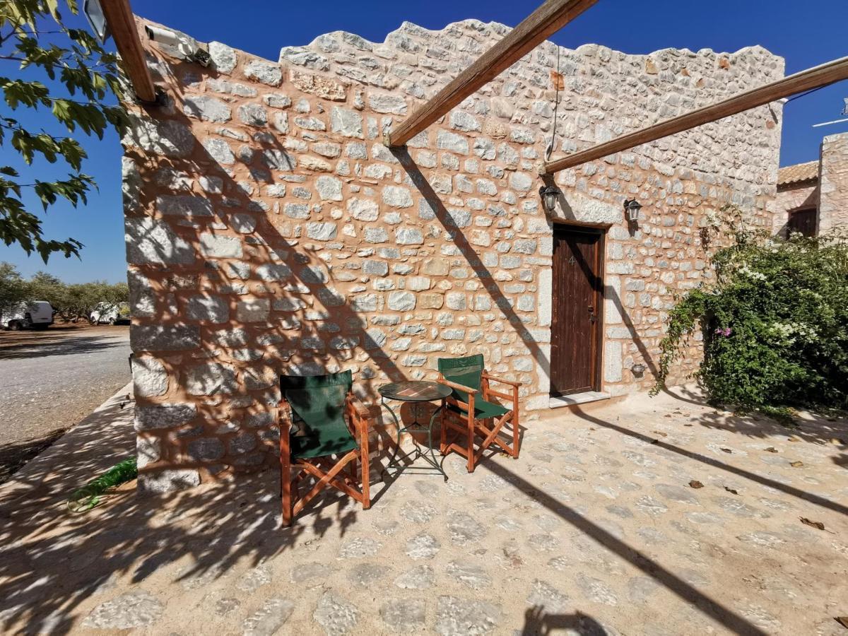 Guesthouse Toxotis Pírgos Dhiroú Bagian luar foto
