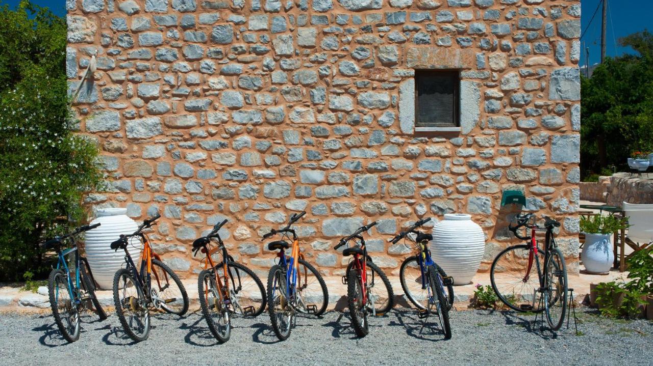 Guesthouse Toxotis Pírgos Dhiroú Bagian luar foto