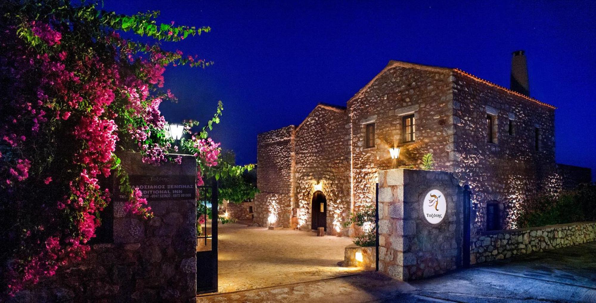 Guesthouse Toxotis Pírgos Dhiroú Bagian luar foto