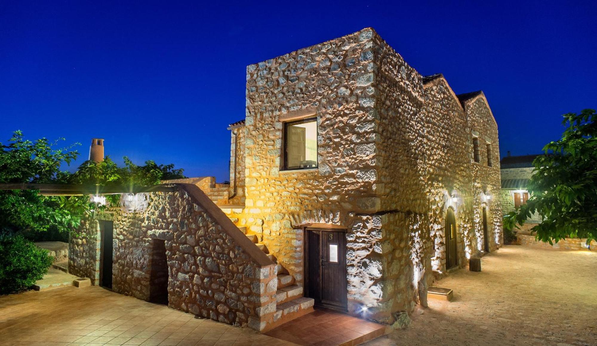 Guesthouse Toxotis Pírgos Dhiroú Bagian luar foto