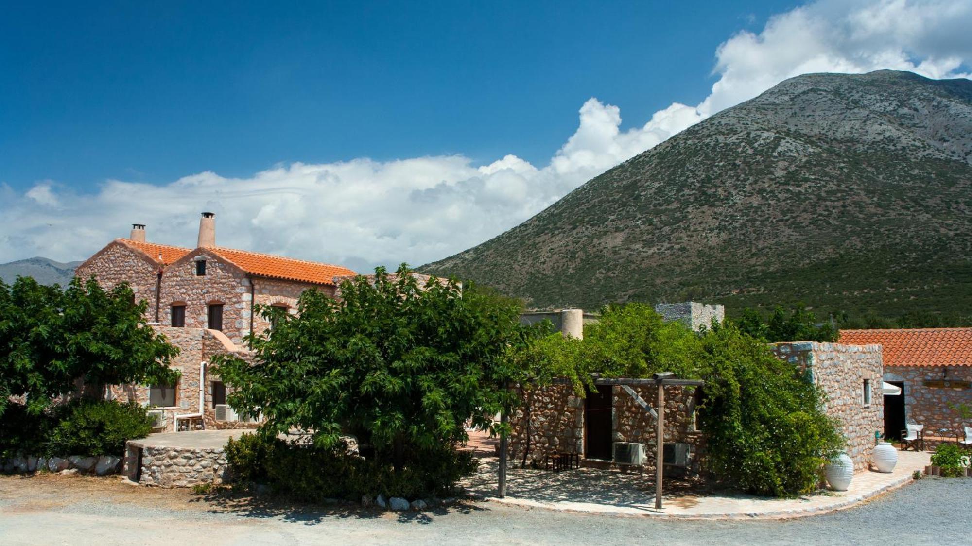 Guesthouse Toxotis Pírgos Dhiroú Bagian luar foto